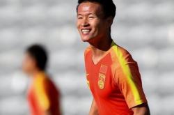 足球盛事持续发酵，球员奋勇拼搏的简单介绍