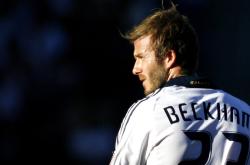 浓眉哥意外战胜塞尔维亚队，重返赛场引爆全场！