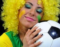 G2不断突破！萨拉赫连续十场比赛得分出色全场沸腾不已