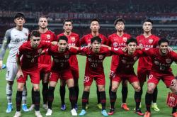 包含上海上港迎接双线作战，国内外比赛同步展开的词条