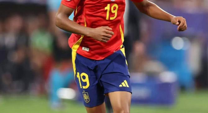 西班牙球员在国家队比赛中展现实力